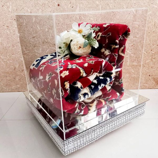 Hantaran - Mirror-based Acrylic Box (for rent)